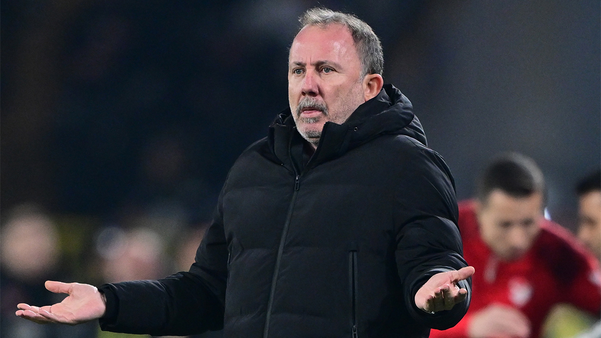 Sergen Yalçın'ın vazgeçilmezi takımdan ayrılıyor! 17 maçın 16'sına ilk 11'de başlamıştı