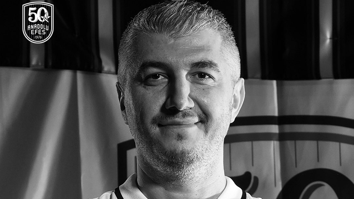 Anadolu Efes'in antrenörü hayatını kaybetti