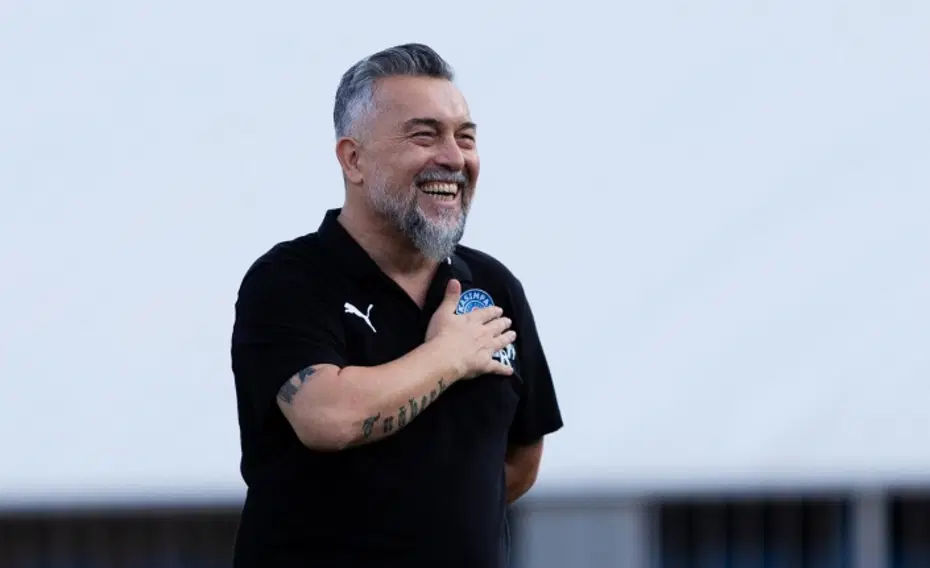 Serdal Adalı "kısa süre sonra açıklayacağım" demişti, anlaşma sağlandı: Beşiktaş'la imzalıyor - 4 Serdal Adalı "kısa süre sonra açıklayacağım" demişti, anlaşma sağlandı: Beşiktaş'la imzalıyor - 4