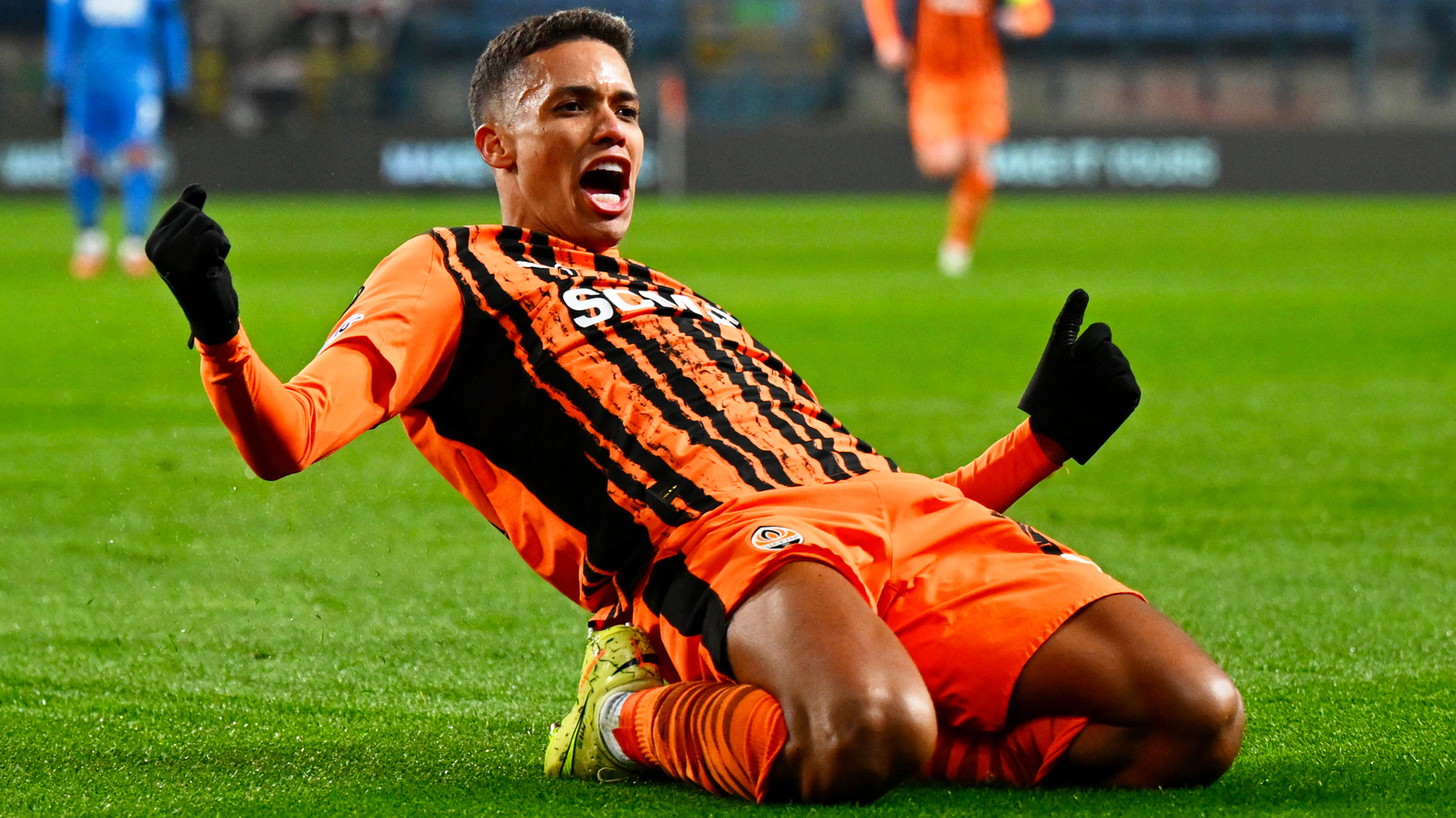 Arda Turan adım adım yarı finale yürüyor