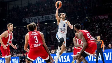 Anadolu Efes'ten Olympiakos deplasmanında muhteşem son