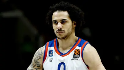 İbrahim Kutluay'ın sözlerine Shane Larkin'den gece yarısı çok çarpıcı cevap