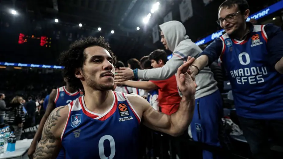 İbrahim Kutluay'ın sözlerine Shane Larkin'den gece yarısı çok çarpıcı cevap - 3 İbrahim Kutluay'ın sözlerine Shane Larkin'den gece yarısı çok çarpıcı cevap - 3