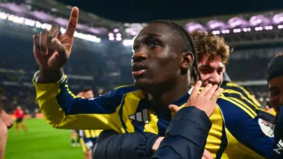 Fenerbahçe, Sidiki Cherif'i kar ederek gönderdi, bonservisi netleşti! Yarın kontrollerden geçecek Fenerbahçe, Sidiki Cherif'i kar ederek gönderdi, bonservisi netleşti! Yarın kontrollerden geçecek
