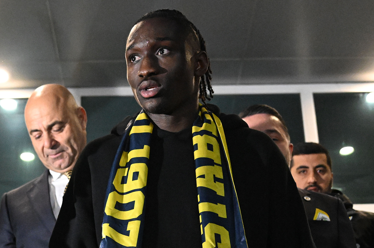 Fenerbahçe'nin yeni golcüsü Sidiki Cherif İstanbul'da