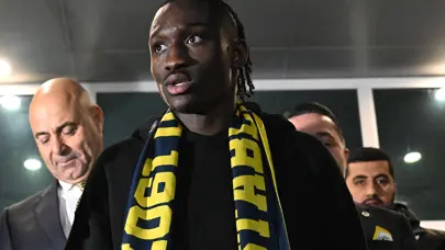 Fenerbahçe'nin yeni golcüsü Sidiki Cherif İstanbul'da