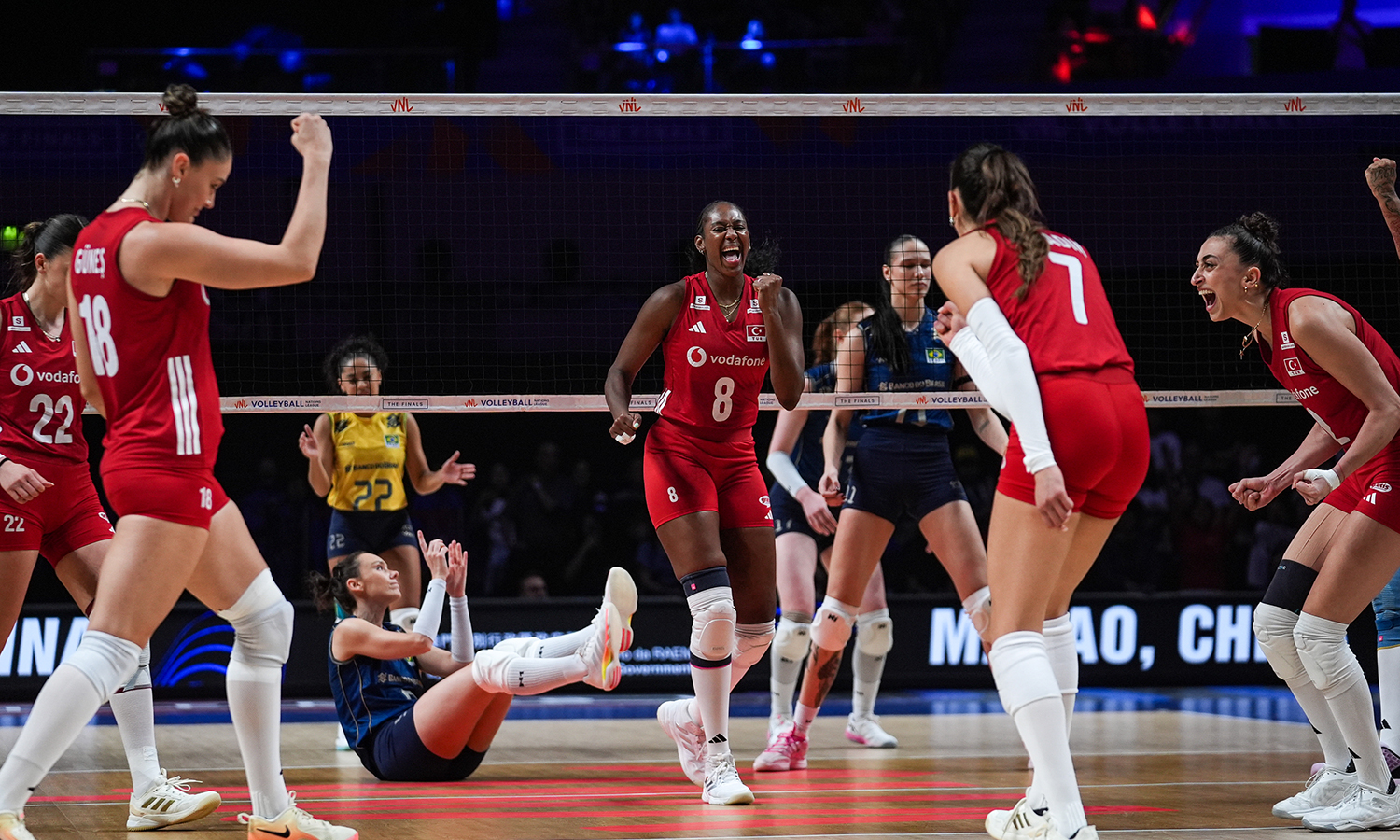 Türkiye Kadın Voleybol Takımı, FIVB Milletler Ligi'ni Brezilya'yı 3-1 yenerek kazandı