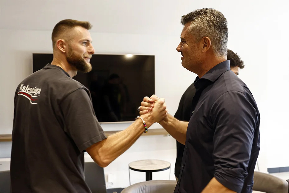 Atletico'nun Demirbaşı Gimenez, 13 Yıl Sonra Fenerbahçe'ye Mi Kaçıyor?