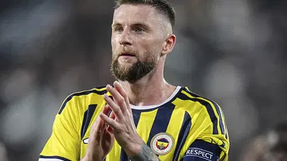 Skriniar'dan takım arkadaşına övgü: "Çok zeki, ne yapacağını hep biliyor" Skriniar'dan takım arkadaşına övgü: "Çok zeki, ne yapacağını hep biliyor"