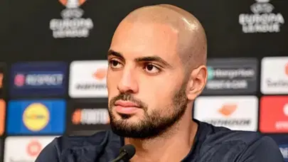 Sofyan Amrabat'ın ilk maçında Ajax'a şok! Derbide ortalık bir anda karıştı, açıklama geldi Sofyan Amrabat'ın ilk maçında Ajax'a şok! Derbide ortalık bir anda karıştı, açıklama geldi