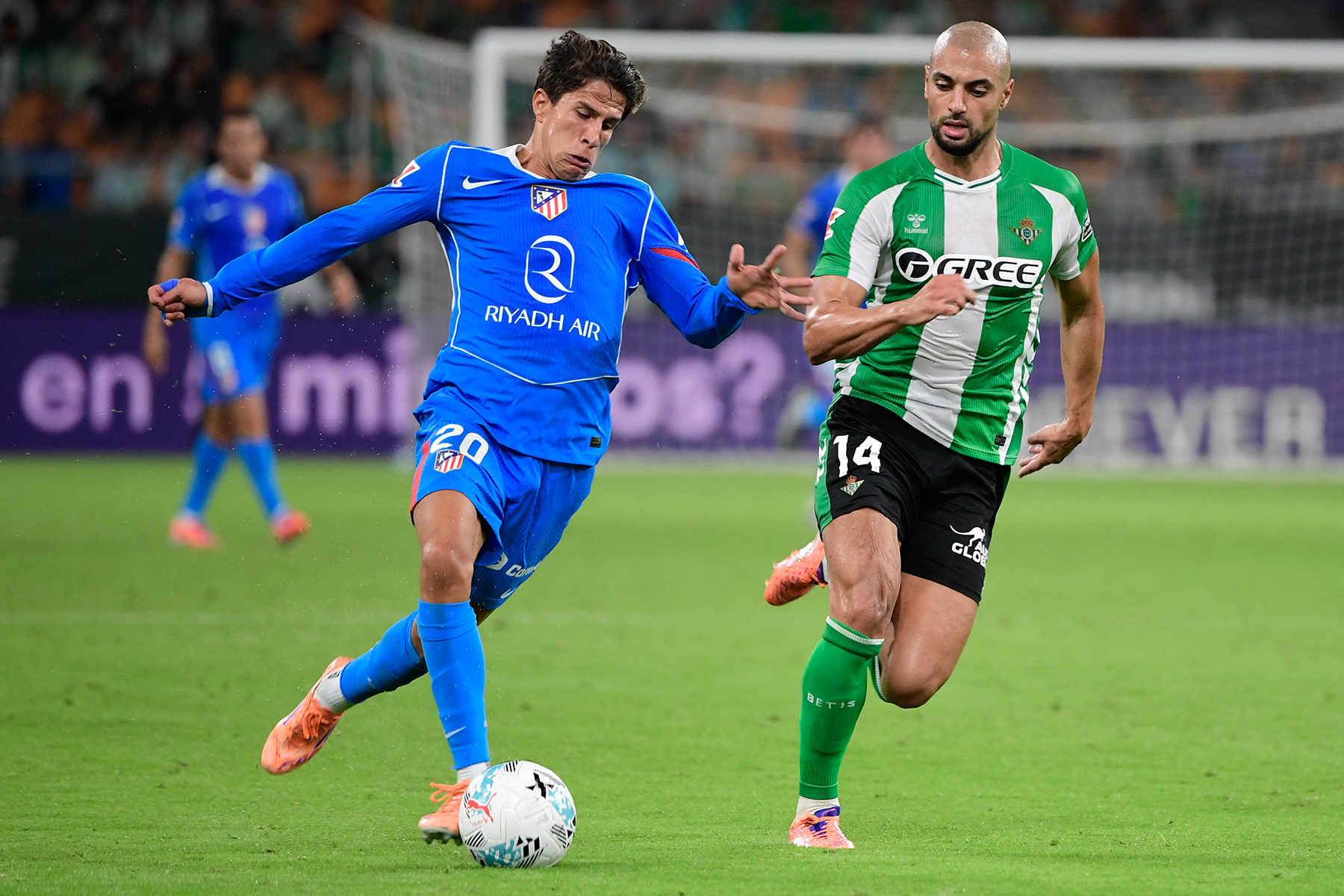 Fenerbahçe'den Real Betis'e kiralık olarak transfer olan Sofyan Amrabat, 11 maçta süre aldı. Amrabat, bu sezon Fenerbahçe formasıyla ise 6 maçta sahaya çıkıp 1 gol kaydetmişti.