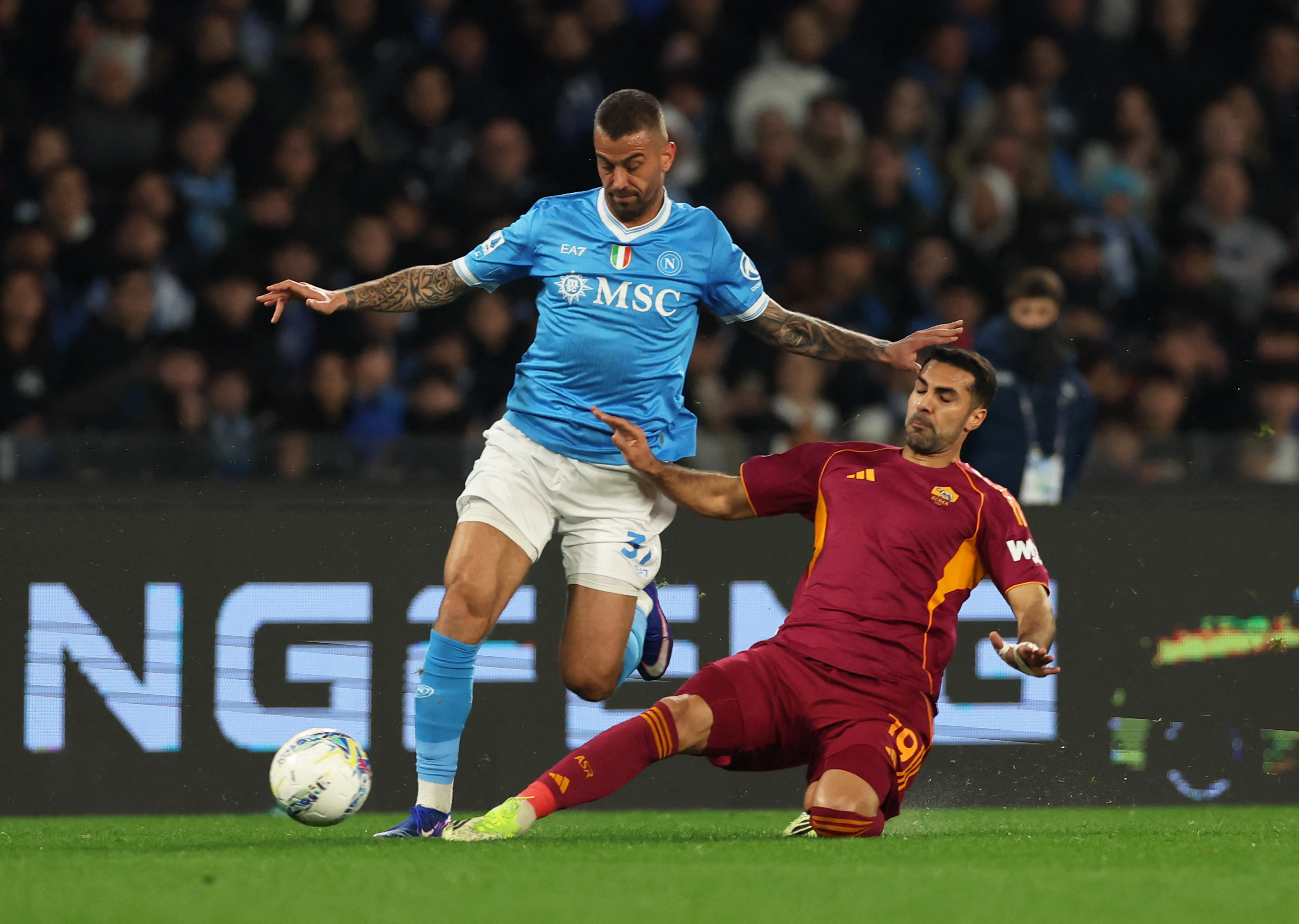 Roma kaçtı, Napoli kovaladı: Dev maçta kazanan çıkmadı