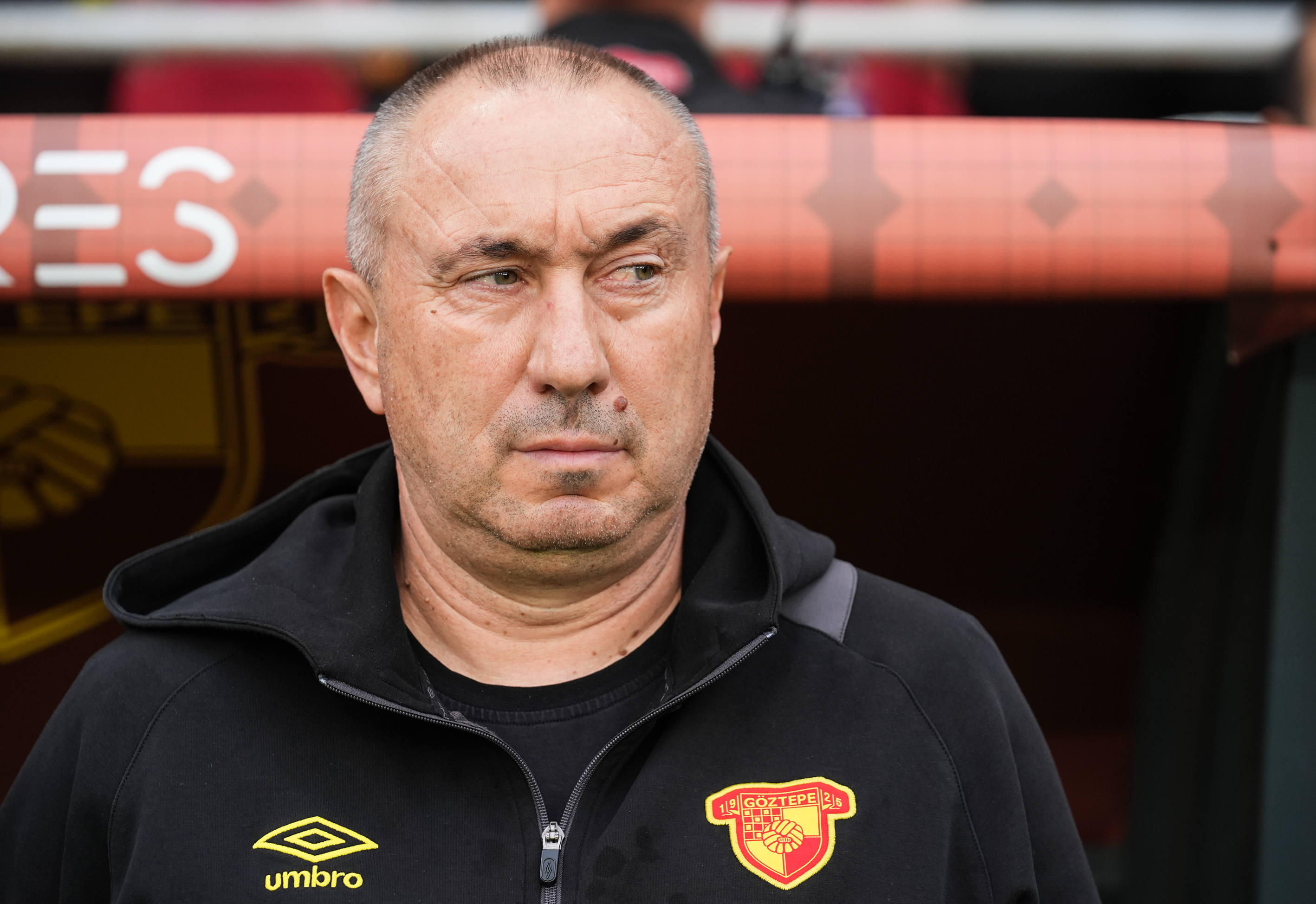 Stoilov kendi oyuncusuna kızdı: "Amatör gibi gördük"