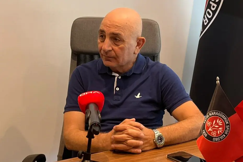 Başkan stadı terk etti: Fenerbahçe-Fatih Karagümrük maçının devre arasında hakem tepkisi - 4 Başkan stadı terk etti: Fenerbahçe-Fatih Karagümrük maçının devre arasında hakem tepkisi - 4