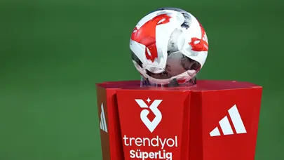 Trendyol Süper Lig'de bir ilk: Kadın hakem maçı yönetecek Trendyol Süper Lig'de bir ilk: Kadın hakem maçı yönetecek