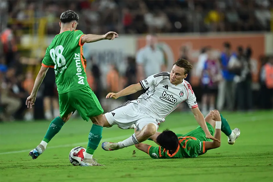 Sergen Yalçın 3 ismi tamamen sildi: Sözleşmeleri bitmeden takımdan ayrılıyorlar - 3 Sergen Yalçın 3 ismi tamamen sildi: Sözleşmeleri bitmeden takımdan ayrılıyorlar - 3