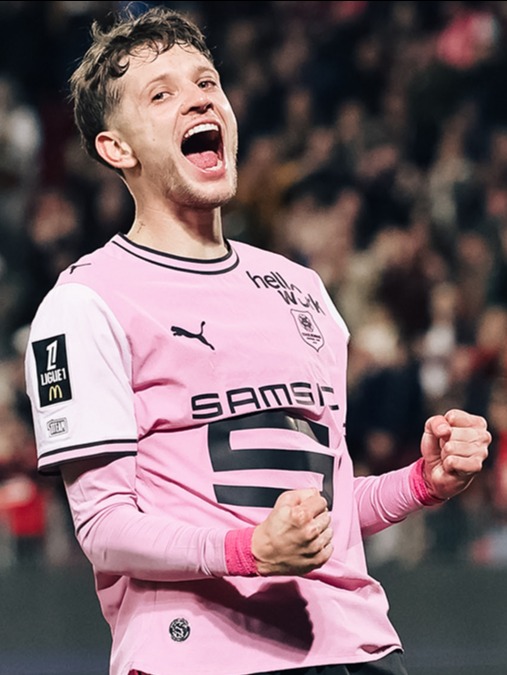 Szymanski'nin boş geçmediği maçta 7 gol