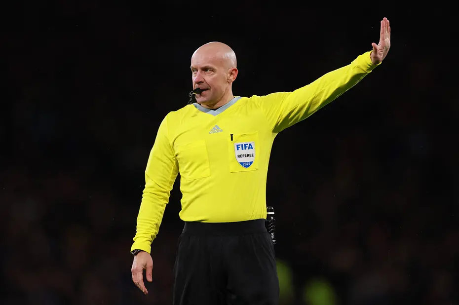 2025 yılının en iyi hakemi belli oldu: Listede Galatasaray-Fenerbahçe derbisini yöneten isim de var - 4