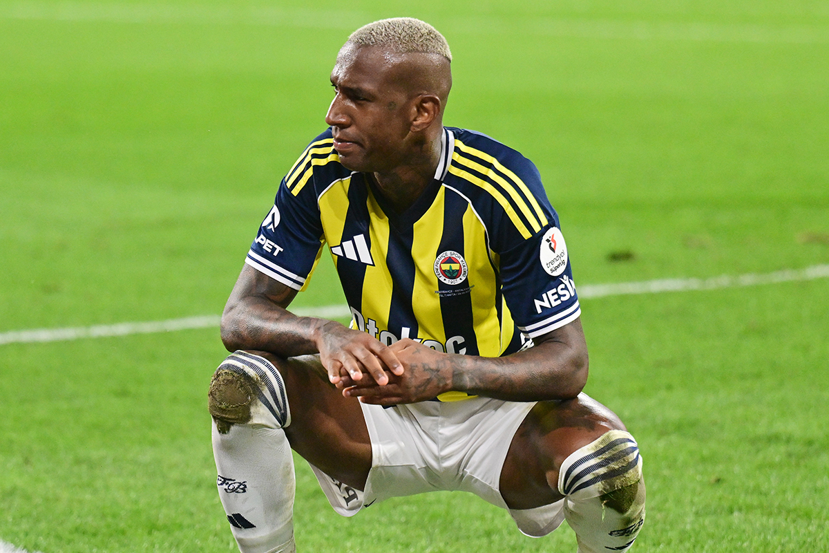Talisca'dan Islıklara 'Derin' Vuruş: Sahada Olmasa da Sosyal Medyada Gol!