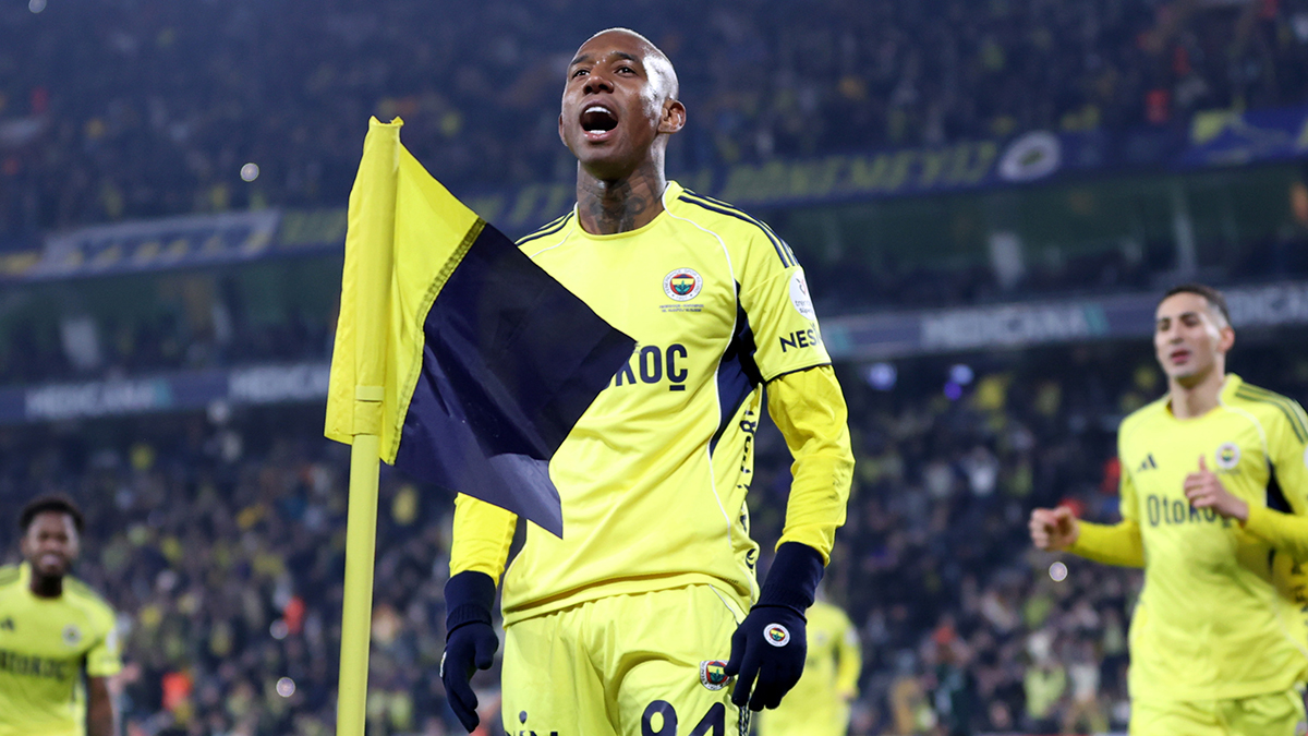 Talisca'ya Uzay Gemisi Tedavisi! Fener'den Yıldız Oyuncuya Özel Oksijen Banyosu!
