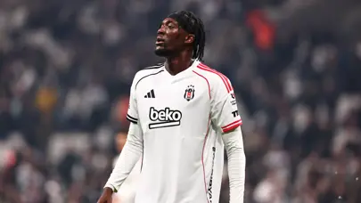 Abraham'ın sonrası çifte bomba: Beşiktaş yeni golcüyle görüşmelere başladı Abraham'ın sonrası çifte bomba: Beşiktaş yeni golcüyle görüşmelere başladı