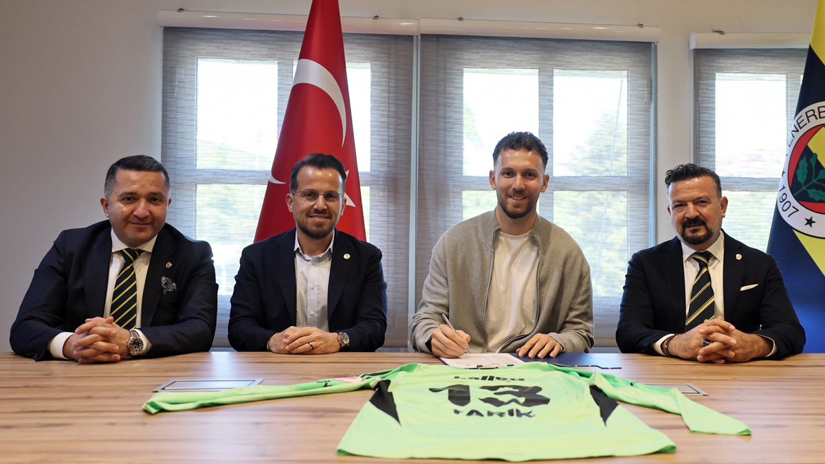 Fenerbahçe'den yeni sezonun ilk imzası: Resmen açıklandı, 3 yıllık anlaşma