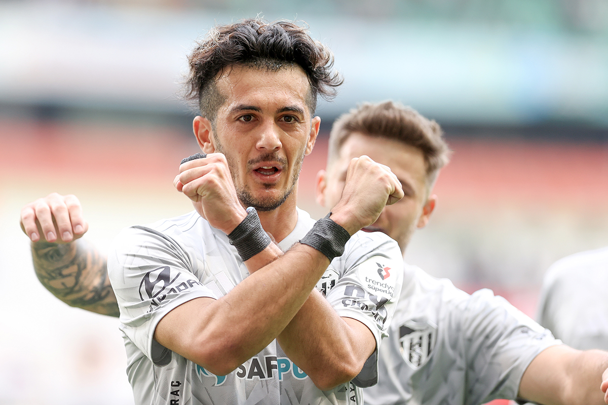 Konyaspor'un Evinde Tayfur Bingöl Konseri: Kocaelispor 'Bu İş Bizde' Dedi, Seri Bağladı!