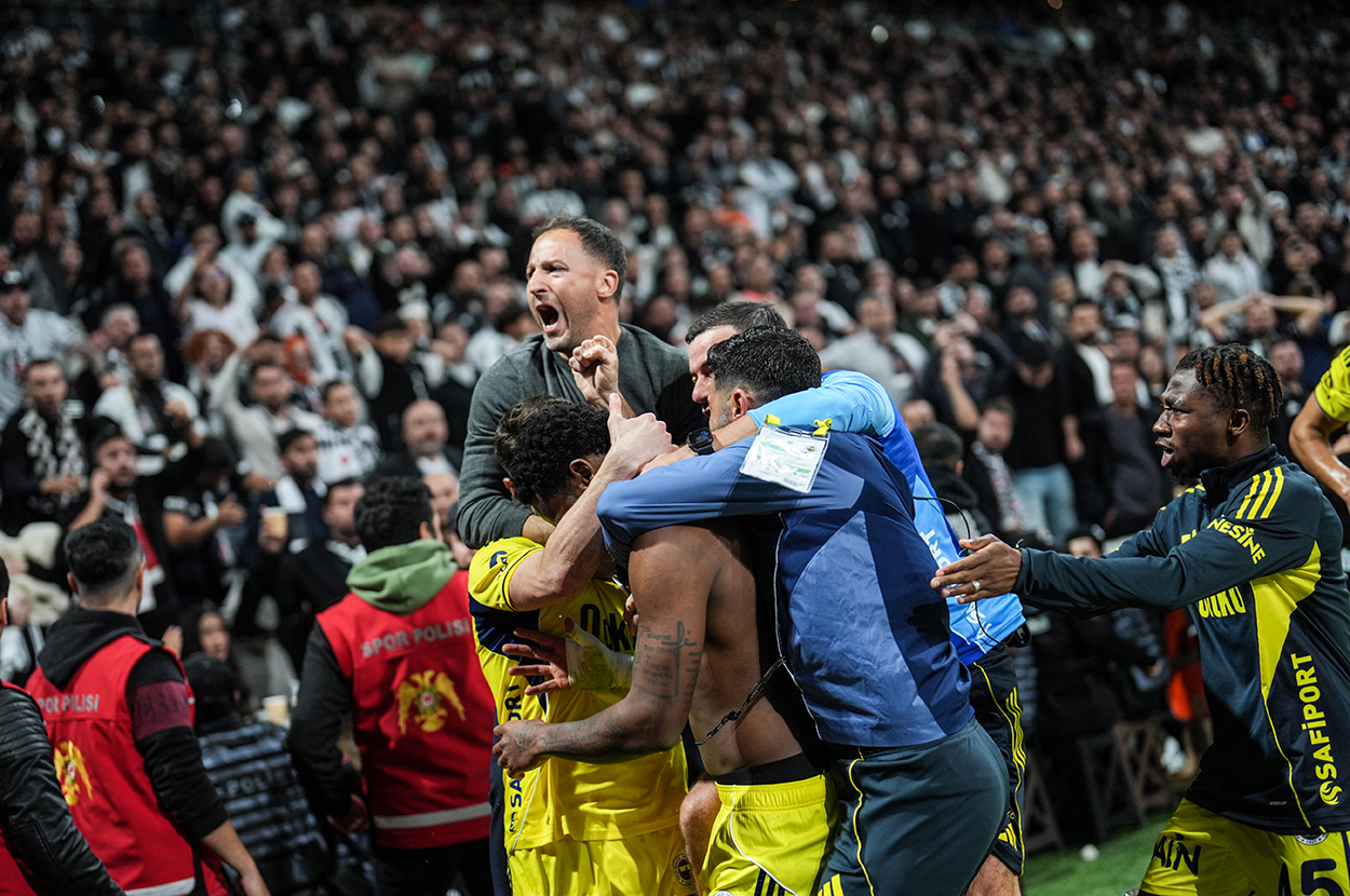 Tedesco Coştu, Beşiktaş Çıldırdı: Derbideki Heyecan Yetmezmiş Gibi Maç Sonu Bir de 'Sevinç Kavgası'!