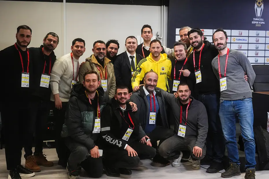 Tedesco'dan Süper Kupa zaferi sonrası çarpıcı sözler: Kutlamada neden geri planda olduğunu açıkladı - 7 Tedesco'dan Süper Kupa zaferi sonrası çarpıcı sözler: Kutlamada neden geri planda olduğunu açıkladı - 7