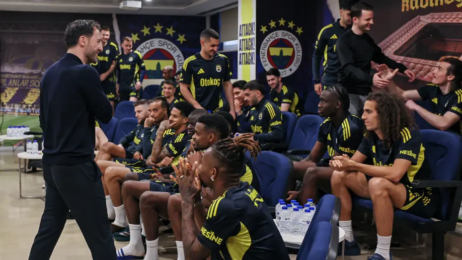 İstanbul'dan ayrılan Tedesco'ya Almanya'ya iner inmez şok! Neye uğradığını şaşırdı - 3 İstanbul'dan ayrılan Tedesco'ya Almanya'ya iner inmez şok! Neye uğradığını şaşırdı - 3