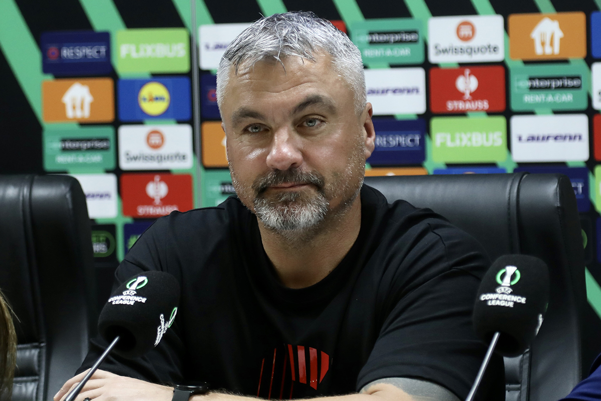 Samsunspor Hocası Reis'ten 'Kiev Zor Ama Biz Daha Zoru Severiz!' Manifestosu: Hedef Play-Off Muş!