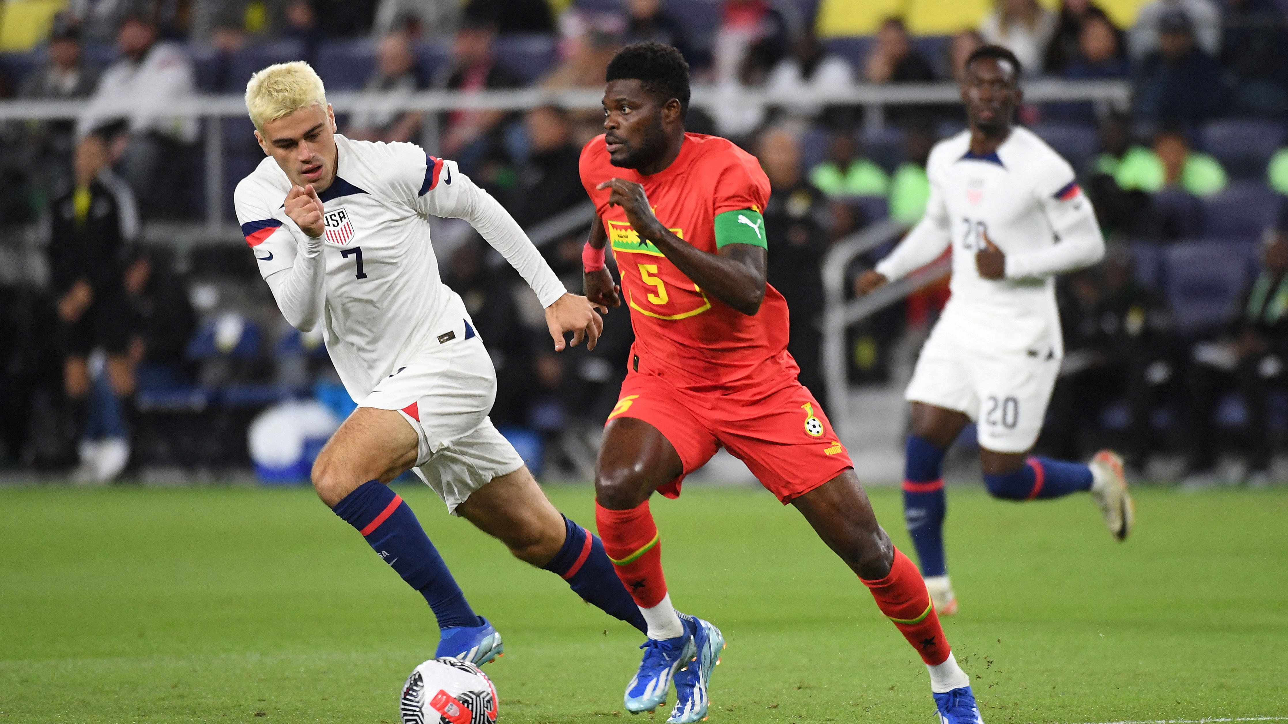 Partey'siz Parti: Thomas Kanada'ya Giremedi!
