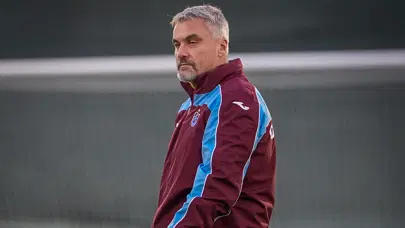 Trabzonspor'da Thomas Reis'ın doğum günü kutlandı Trabzonspor'da Thomas Reis'ın doğum günü kutlandı