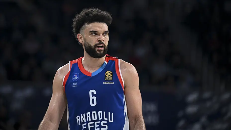 Anadolu Efes tecrübeli oyuncusuyla yollarını ayırdı