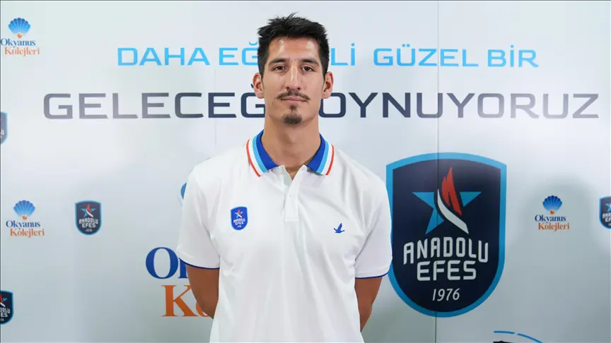 Anadolu Efes ABD'li basketbolcu Willis ile yollarını ayırdı