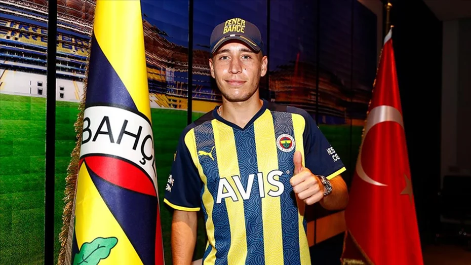 Emre Mor yeniden Fenerbahçe'de: Resmi açıklama geldi - 1 Emre Mor yeniden Fenerbahçe'de: Resmi açıklama geldi - 1