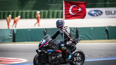 Toprak Razgatlıoğlu 4 gün sonra Türk spor tarihine geçecek Toprak Razgatlıoğlu 4 gün sonra Türk spor tarihine geçecek