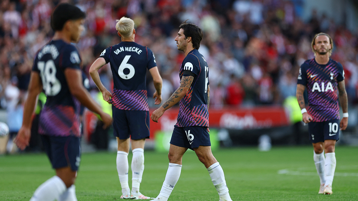 Tottenham, sezonun ilk maçında farklı mağlupTottenham, sezonun ilk maçında farklı mağlup