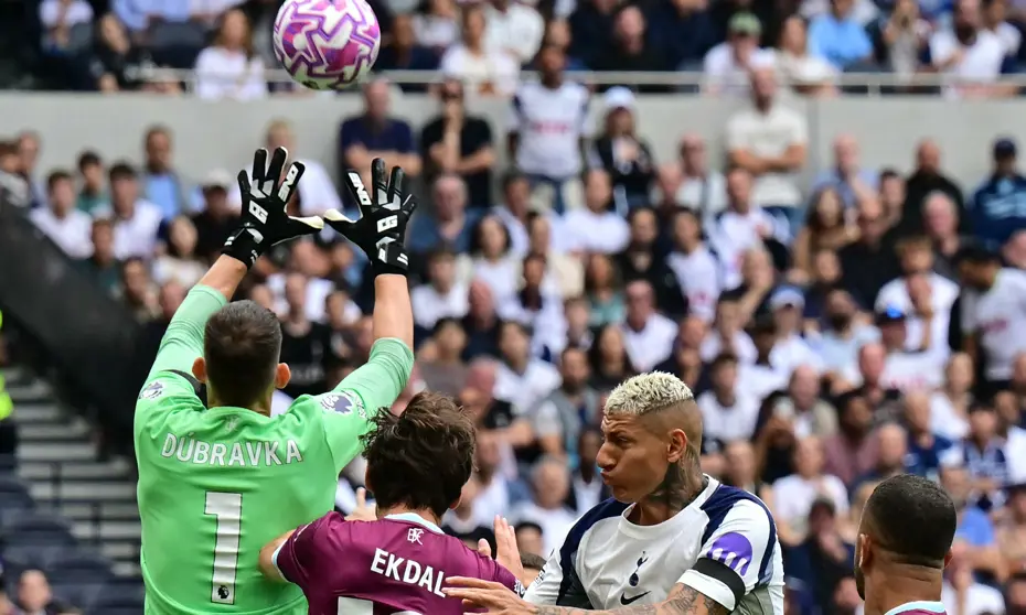 Kaleci topu unuttu! Dünya futbolunda yeni kural Premier Lig'de ilk kez uygulandı - 2