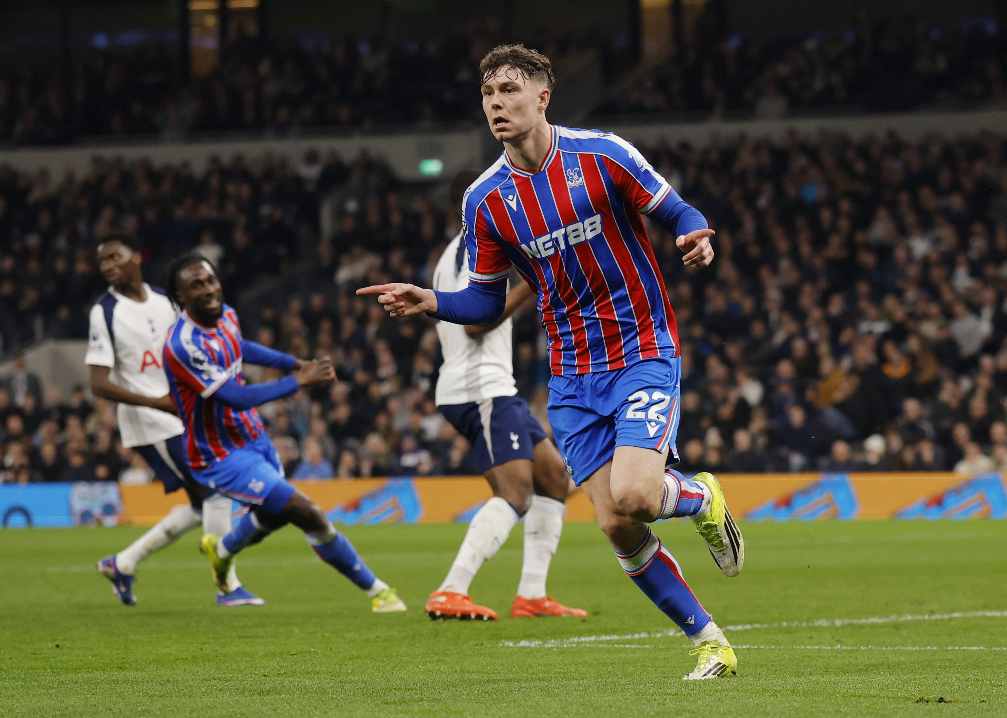 Maçın yarısında stat boşaldı: Igor Tudor  da Tottenham'a çare olamadı