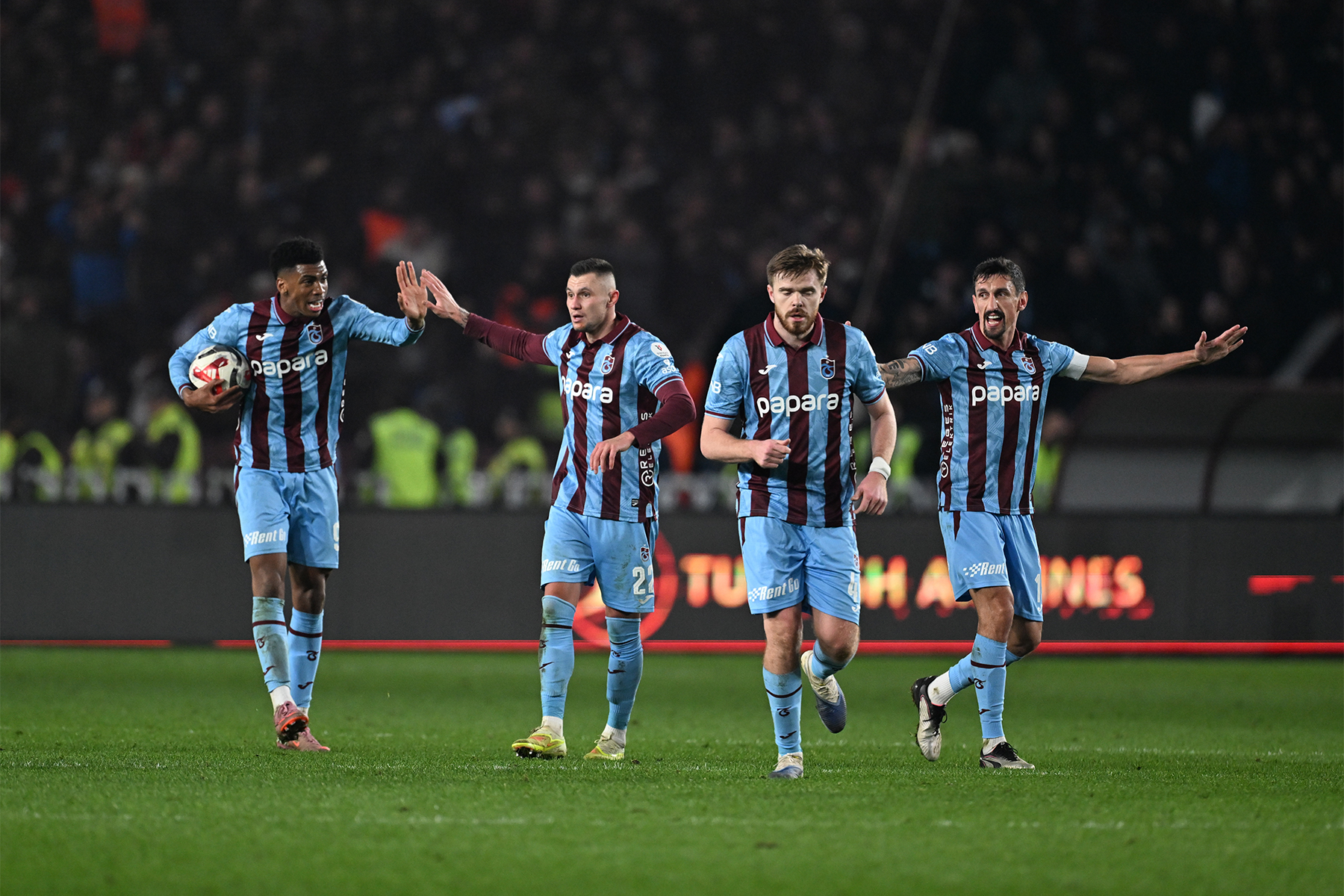 Trabzonspor - Fenerbahçe maçına deplasman yasağı