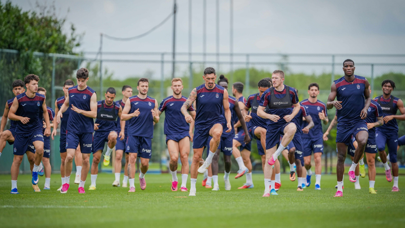 Trabzonspor'da 3 futbolcunun bileti çoktan kesildi: Yönetim acilen takım arıyor Trabzonspor'da 3 futbolcunun bileti çoktan kesildi: Yönetim acilen takım arıyor