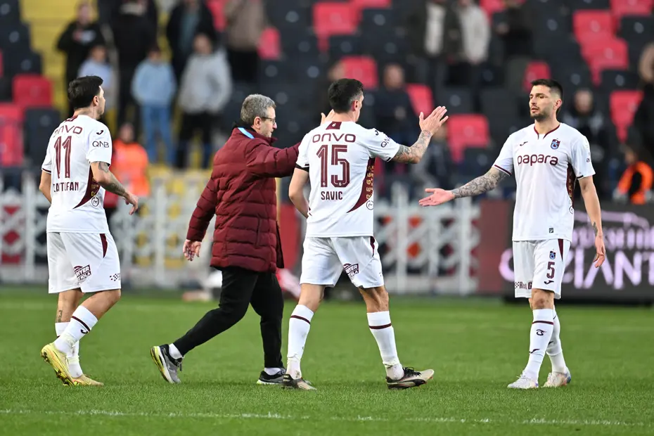 "Takım Onana’ya dua etmeli" | Spor yazarları Trabzonspor için ne dedi? - 3