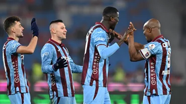 Trabzonspor, Kasımpaşa'yı puansız gönderdi: 3 gol, 1 kırmızı kart