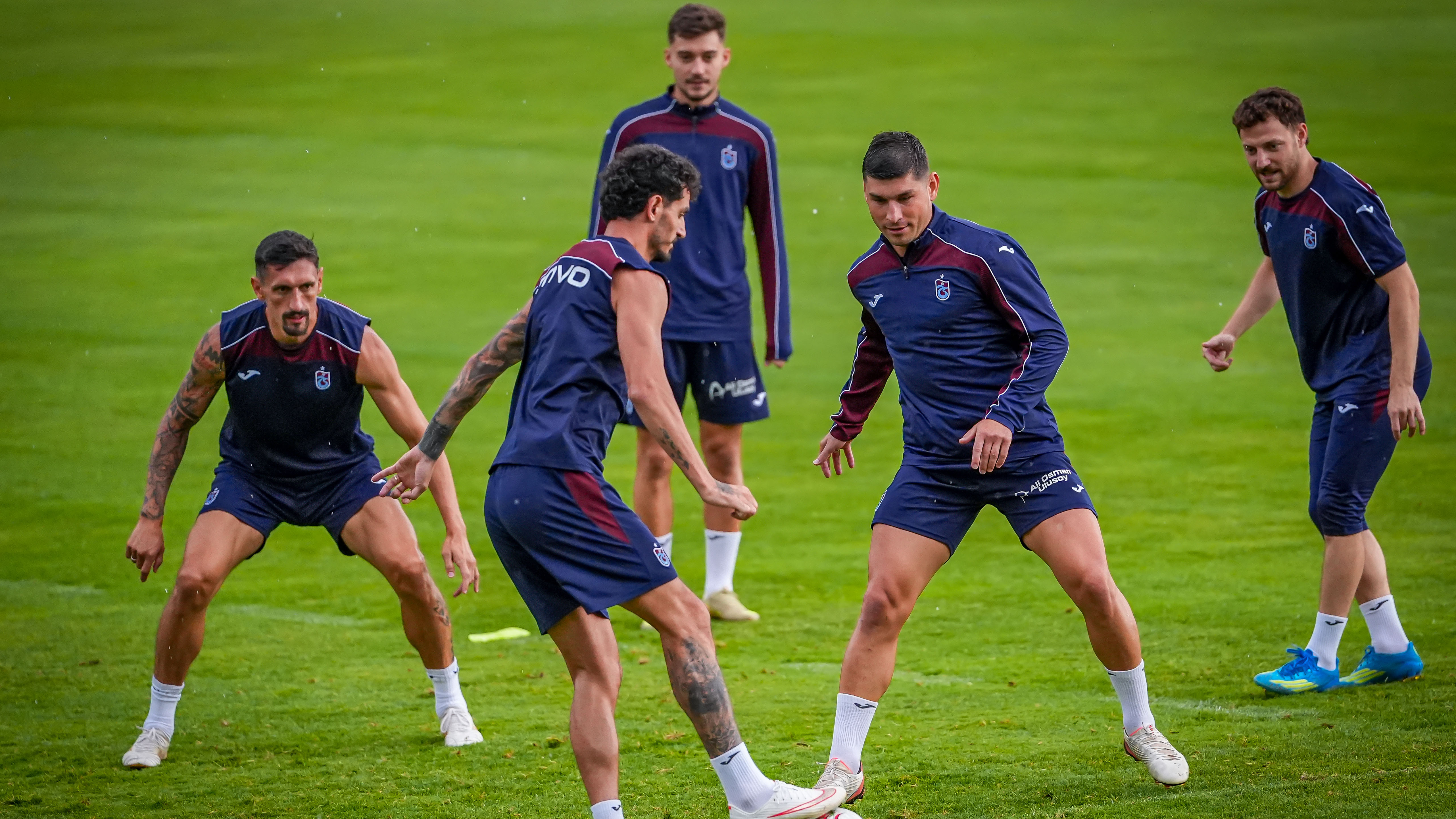Trabzonspor Avusturya'da Islandı: Yağmur Bile "Hadi Artık Başlayın!" Dedi