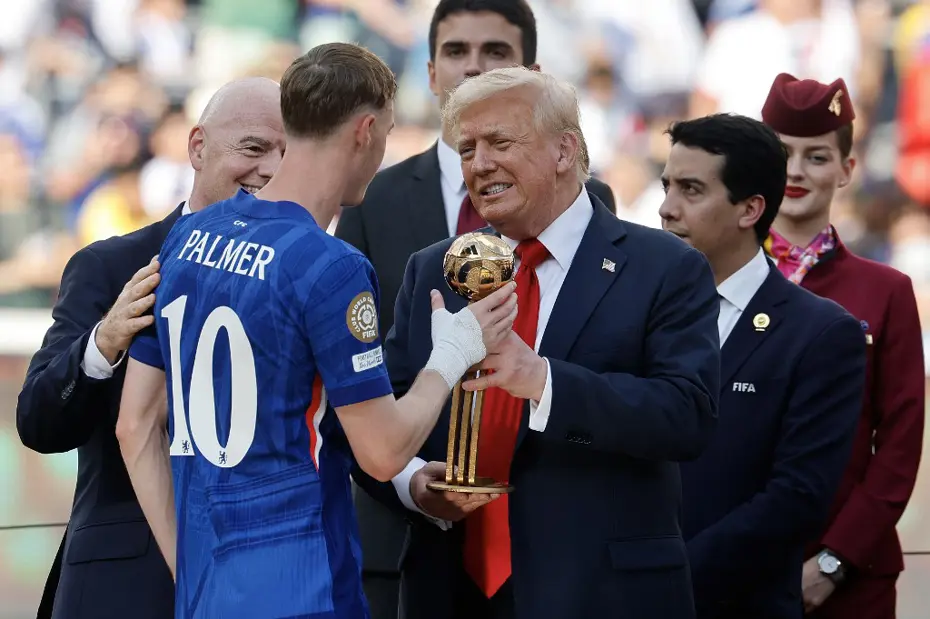 Chelsea ve PSG'li futbolcuların Donald Trump'a kürsüde yaptığı hareket olay oldu - 4
