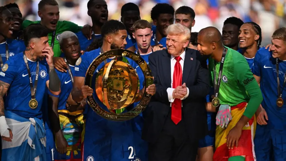 Chelsea ve PSG'li futbolcuların Donald Trump'a kürsüde yaptığı hareket olay oldu - 2