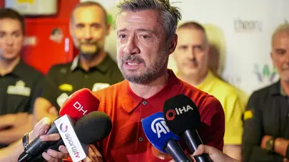 Tümer Metin 'Kefilim' diyerek Fenerbahçe'nin yeni hocasını seçti: "Gözüm kapalı teslim ederim" Tümer Metin 'Kefilim' diyerek Fenerbahçe'nin yeni hocasını seçti: "Gözüm kapalı teslim ederim"