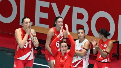 Voleybol maçında korku dolu anlar: Herkes endişeyle o bölgeye odaklandı