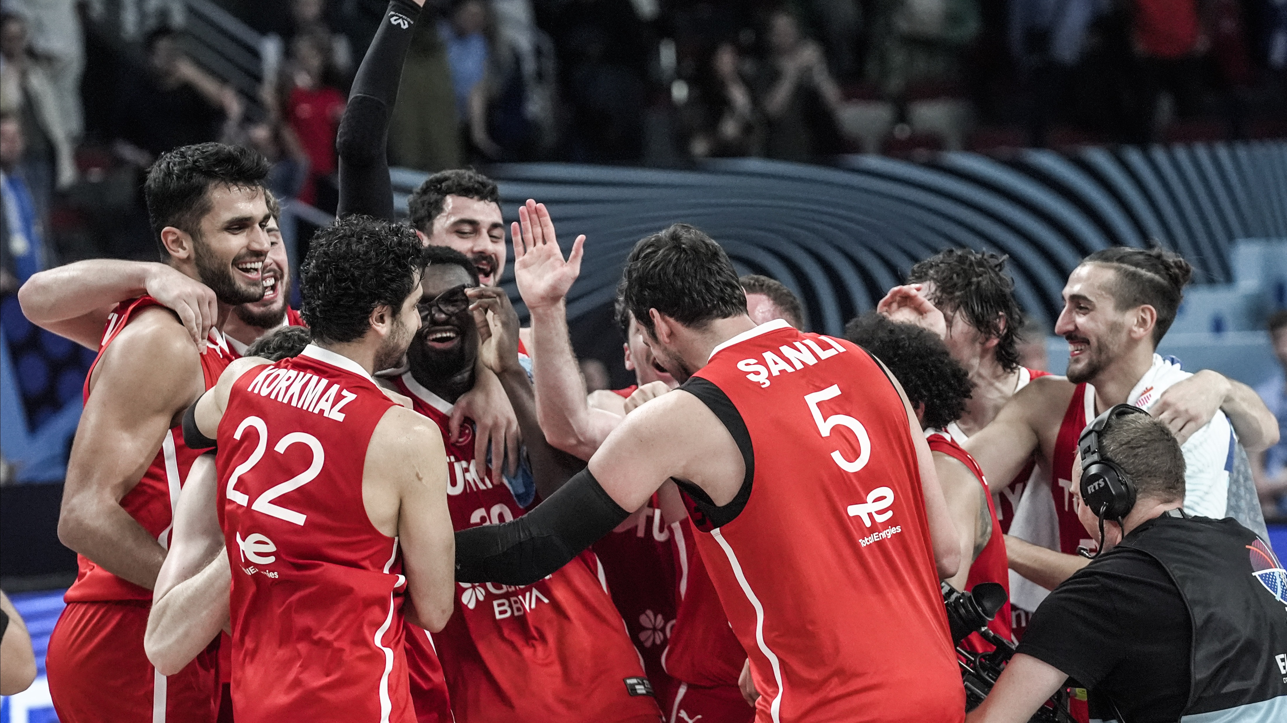 Yunanistan'da tarihi Türkiye hezimeti sonrası ortalık fena karıştı: Manşetler yangın yeri